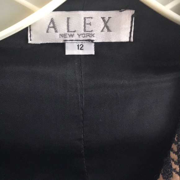 ALEX New York Black and Tan Vest NWOT - Picture 4 of 8